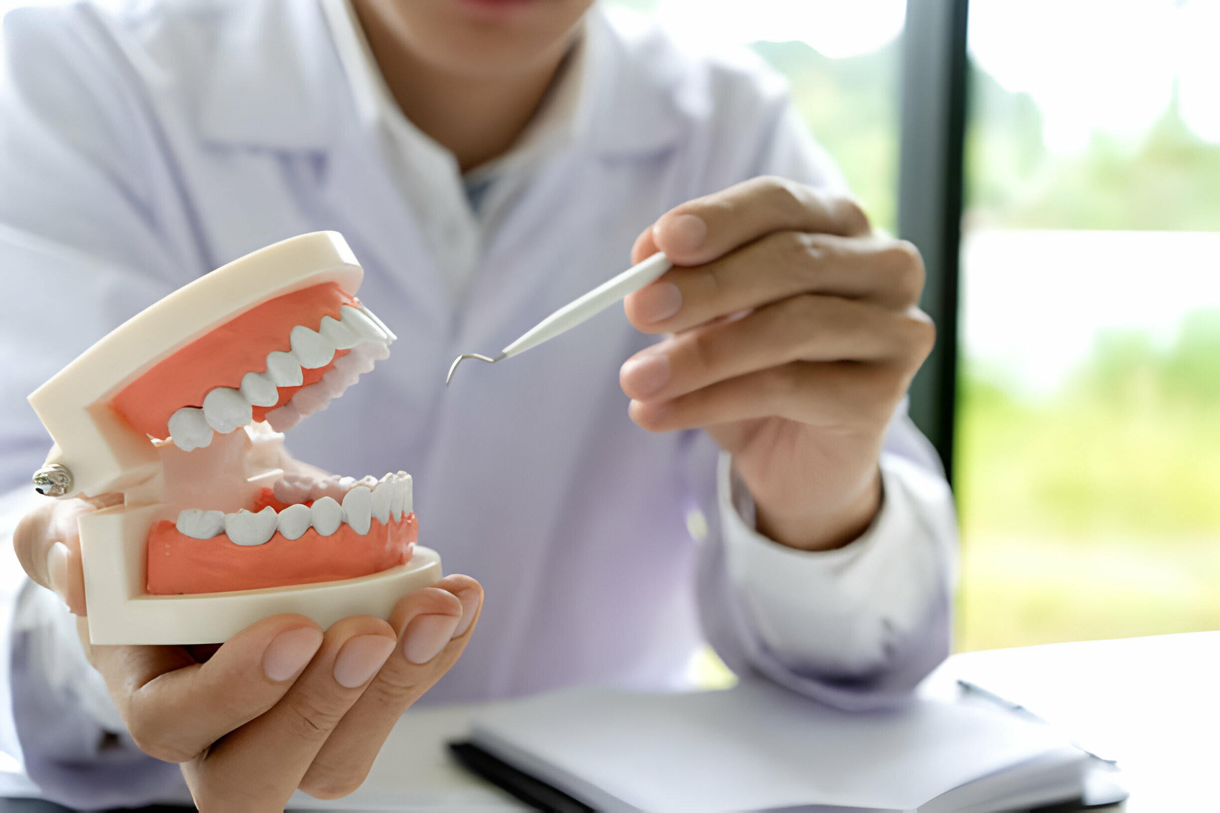 Advice on How to Eat While Wearing New Dentures_FI